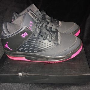 Girls Jordan’s size 5 youth